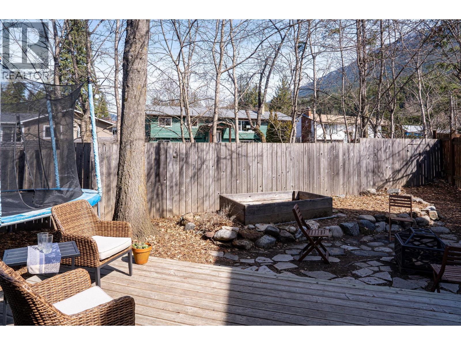 1900 Jade Place, Revelstoke, British Columbia  V0E 2S0 - Photo 6 - 10383289