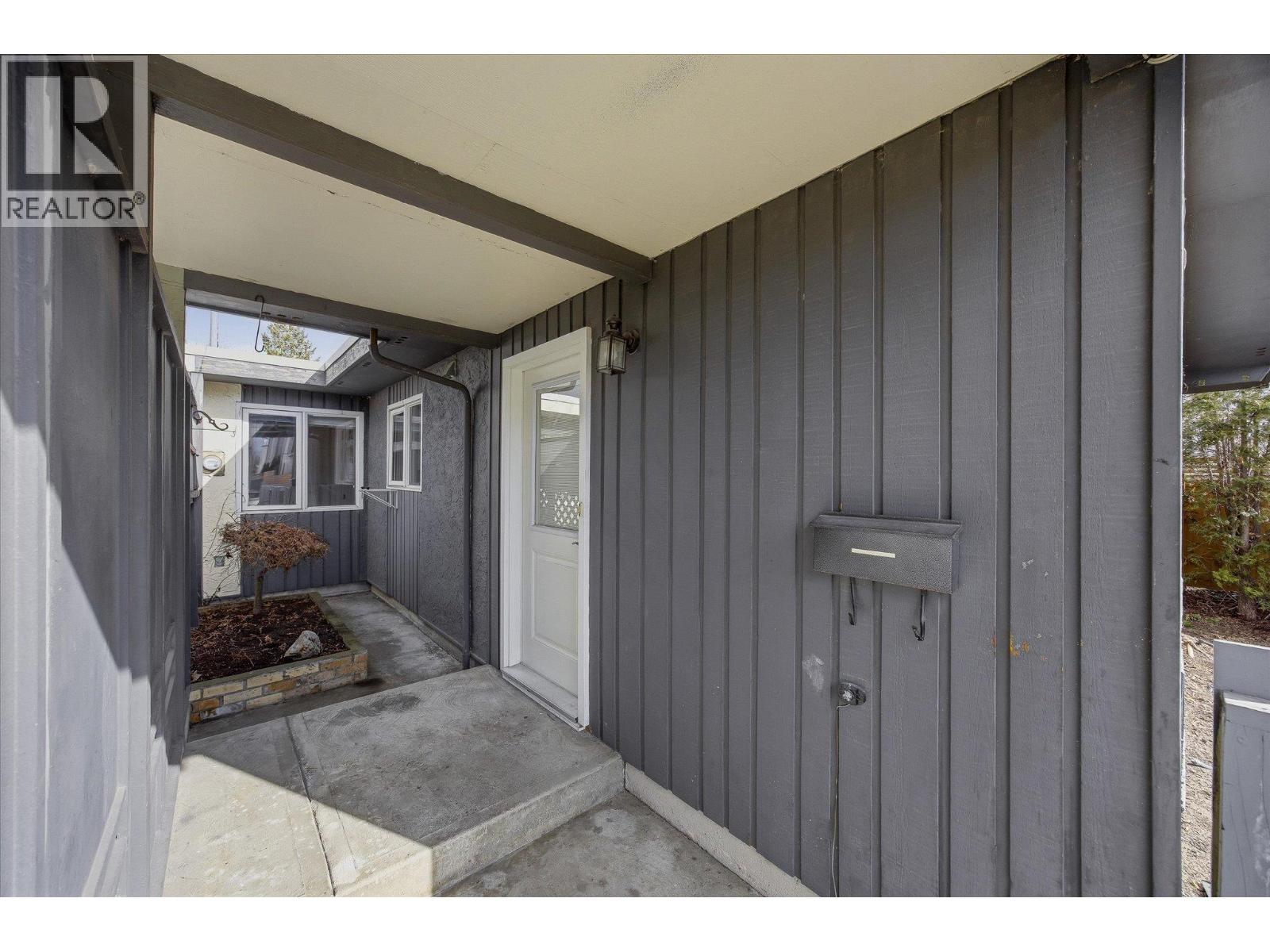 746 Raymer Avenue, Kelowna, British Columbia  V1X 2Z8 - Photo 20 - 10383251