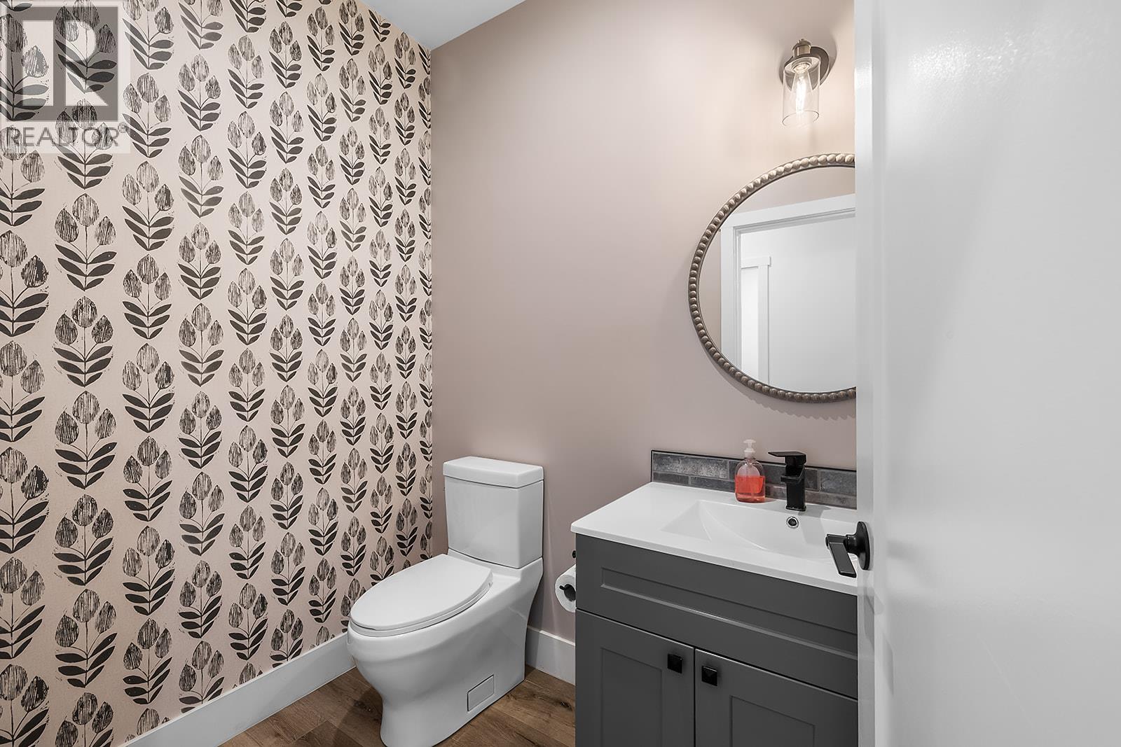 1562 Teetzel Road, Creston, British Columbia  V0B 1G7 - Photo 11 - 10382414