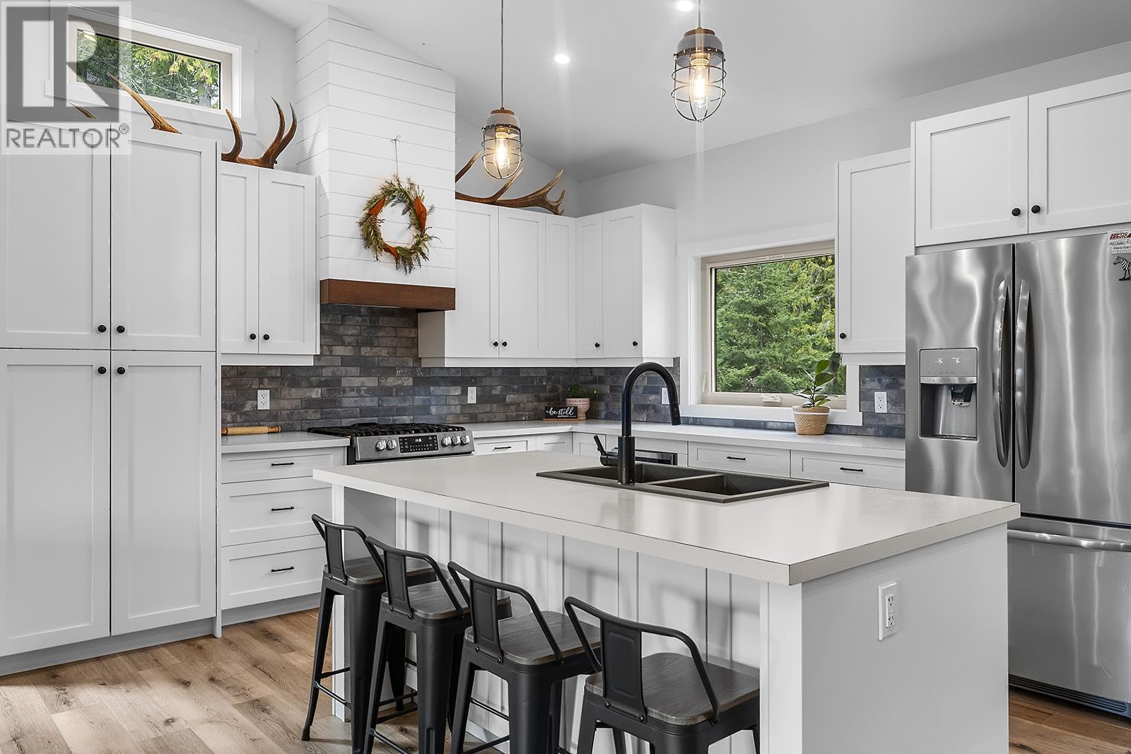 1562 Teetzel Road, Creston, British Columbia  V0B 1G7 - Photo 4 - 10382414