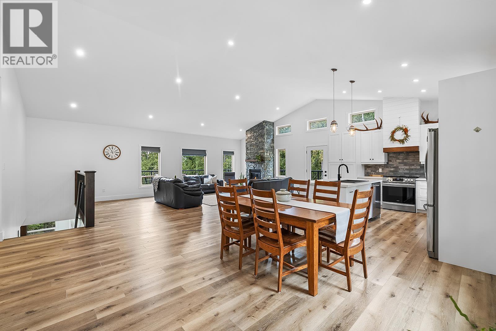 1562 Teetzel Road, Creston, British Columbia  V0B 1G7 - Photo 5 - 10382414