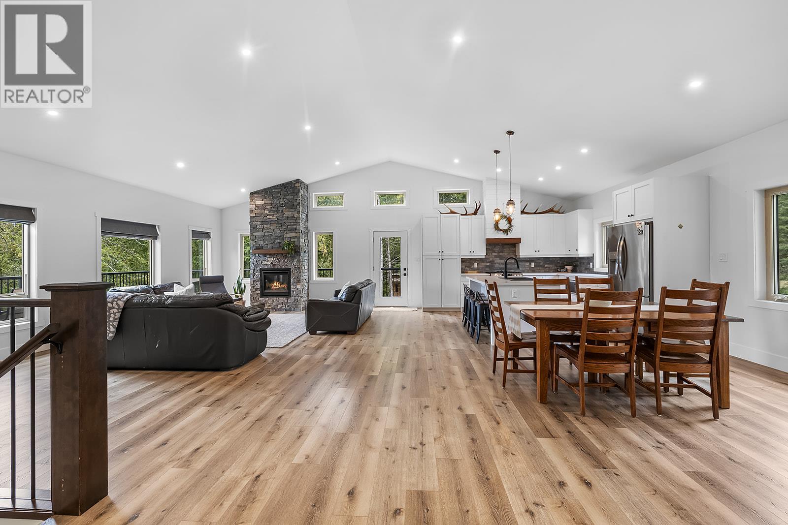 1562 Teetzel Road, Creston, British Columbia  V0B 1G7 - Photo 6 - 10382414