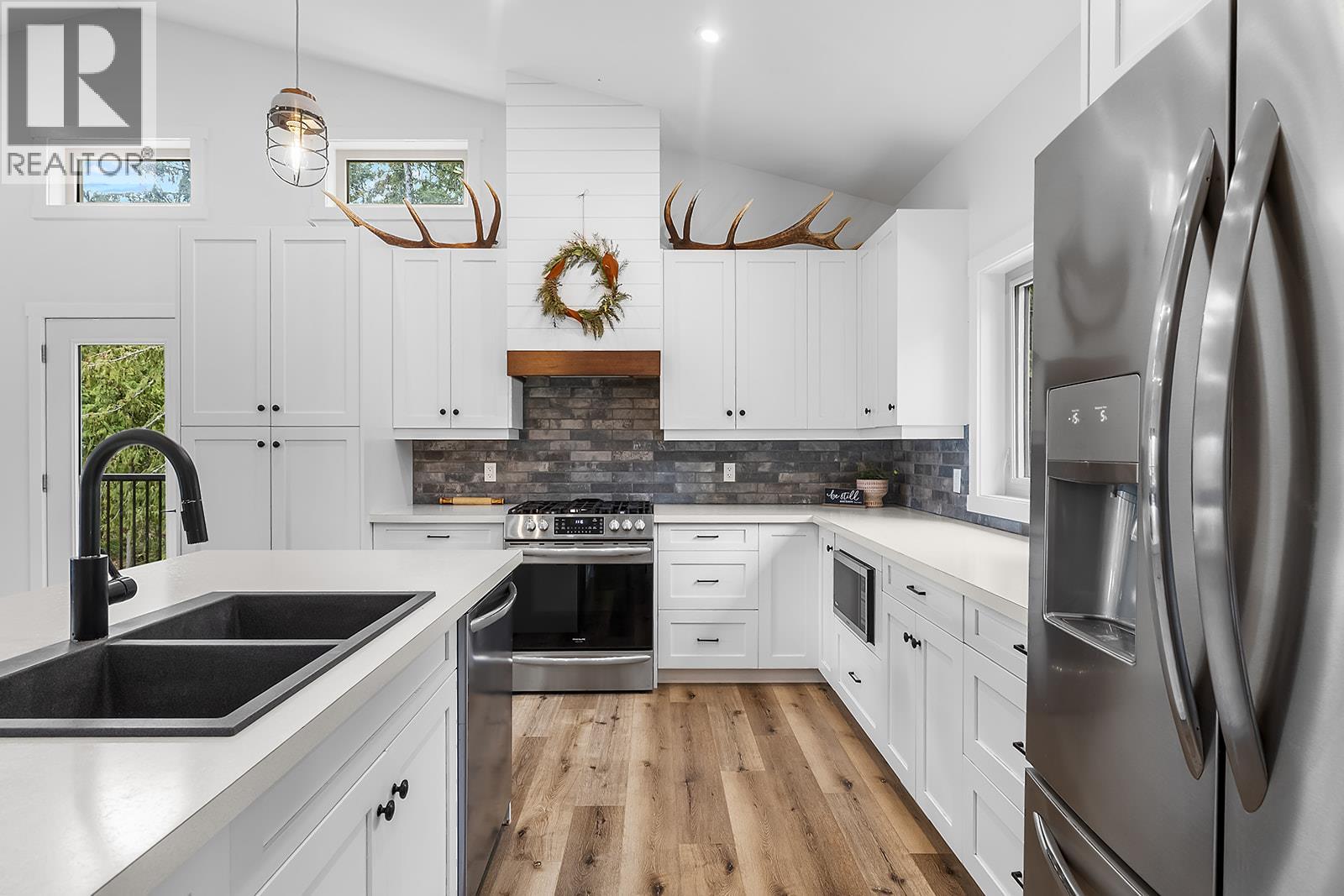 1562 Teetzel Road, Creston, British Columbia  V0B 1G7 - Photo 7 - 10382414