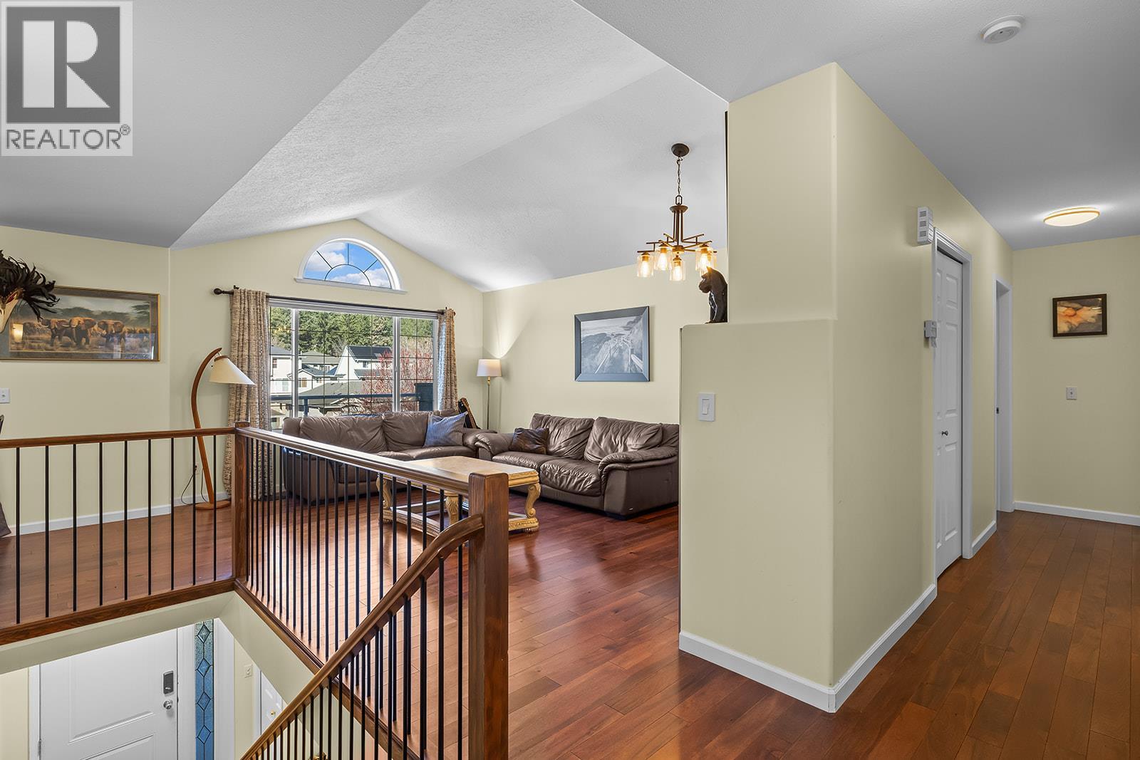 413 Rio Drive, Kelowna, British Columbia  V1V 2L2 - Photo 4 - 10383191
