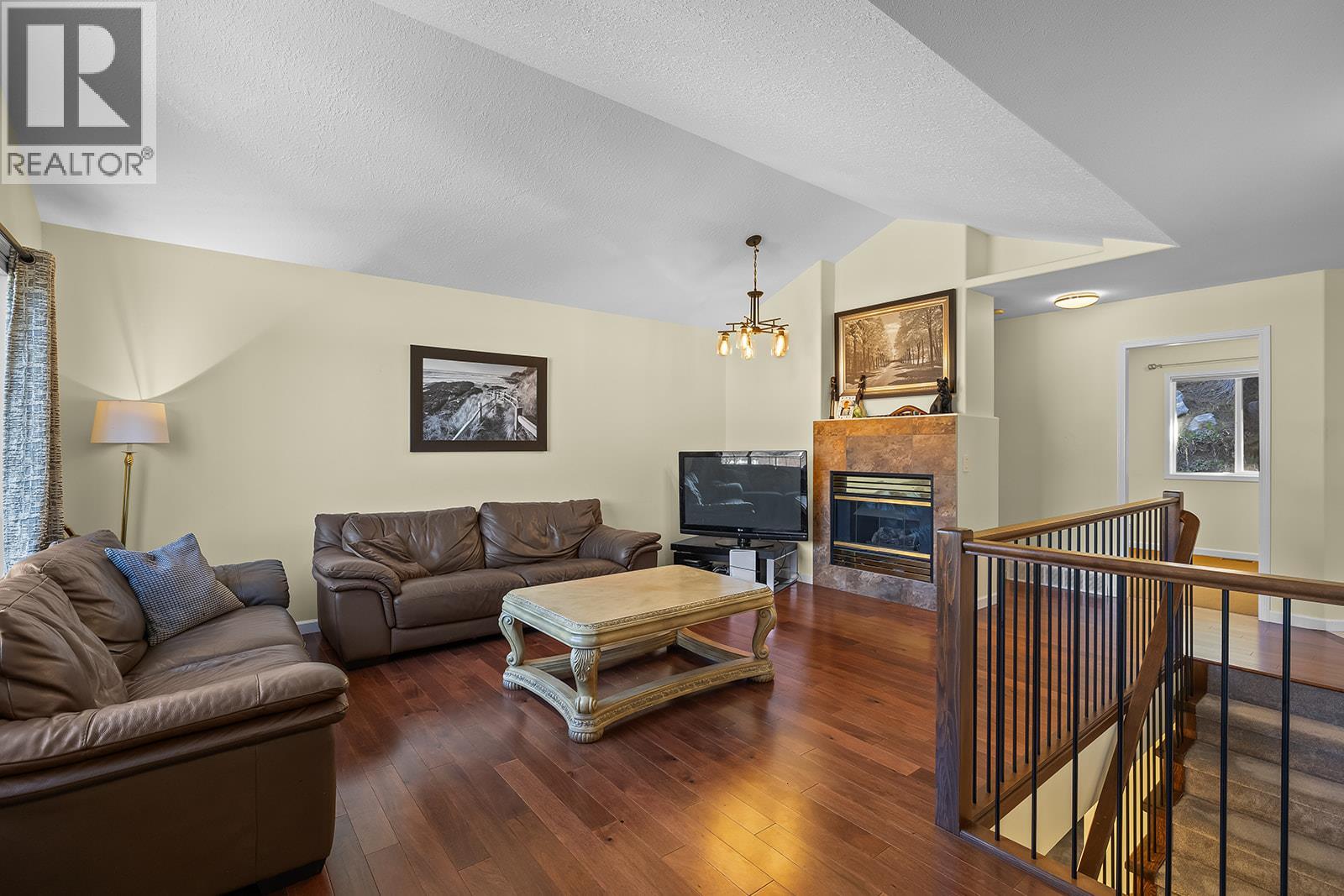 413 Rio Drive, Kelowna, British Columbia  V1V 2L2 - Photo 5 - 10383191