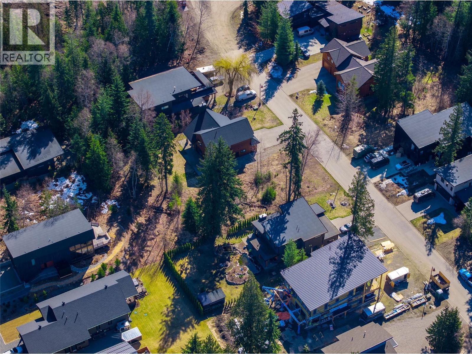 2070 Mountain Gate Road, Revelstoke, British Columbia  V0E 2S1 - Photo 11 - 10382164