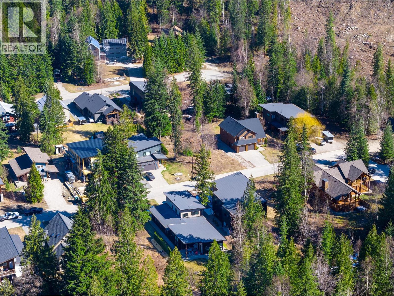 2070 Mountain Gate Road, Revelstoke, British Columbia  V0E 2S1 - Photo 8 - 10382164