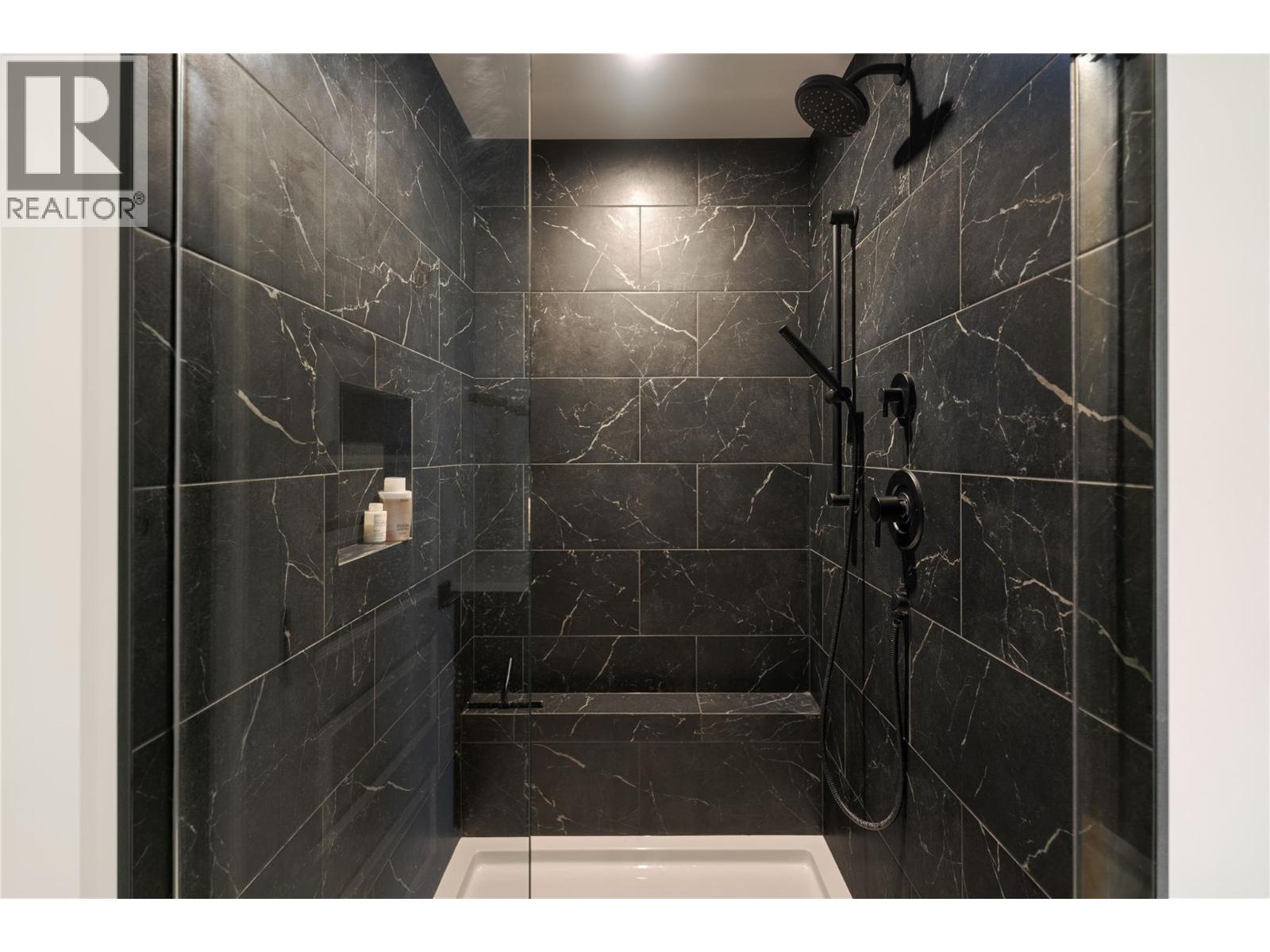 4315 Ladd Court, Kelowna, British Columbia  V1W 0B6 - Photo 17 - 10383404