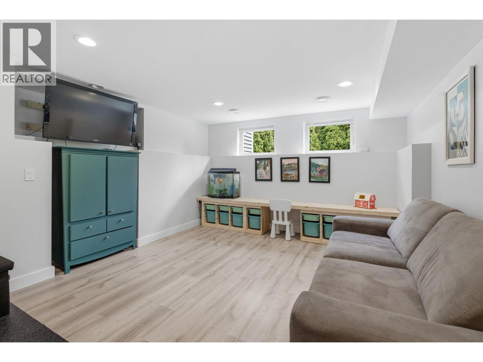 1729 Gillard Drive, Kelowna, British Columbia  V1Y 4K2 - Photo 32 - 10383214