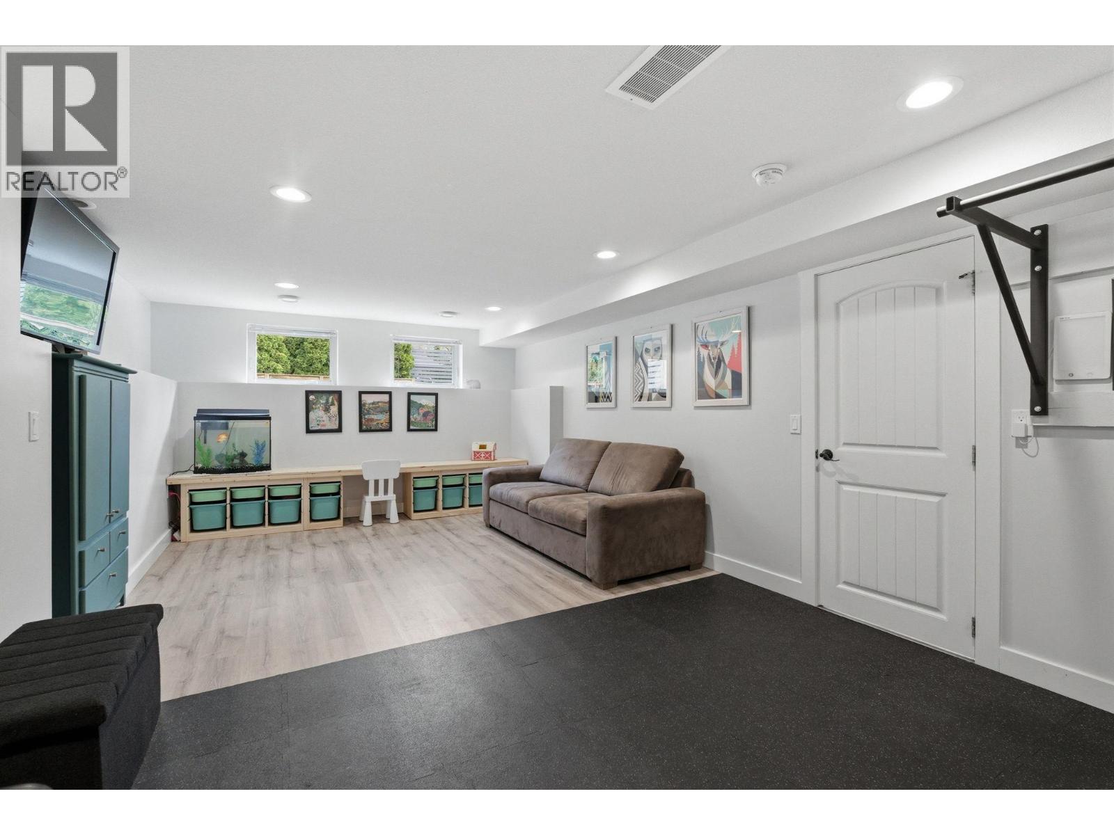 1729 Gillard Drive, Kelowna, British Columbia  V1Y 4K2 - Photo 34 - 10383214