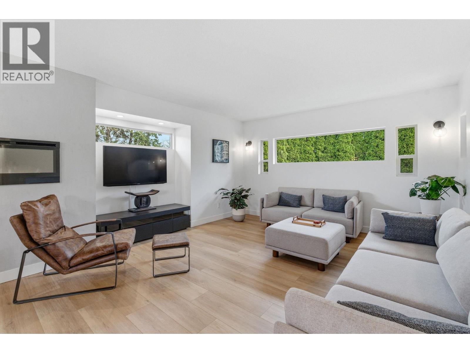 1729 Gillard Drive, Kelowna, British Columbia  V1Y 4K2 - Photo 5 - 10383214