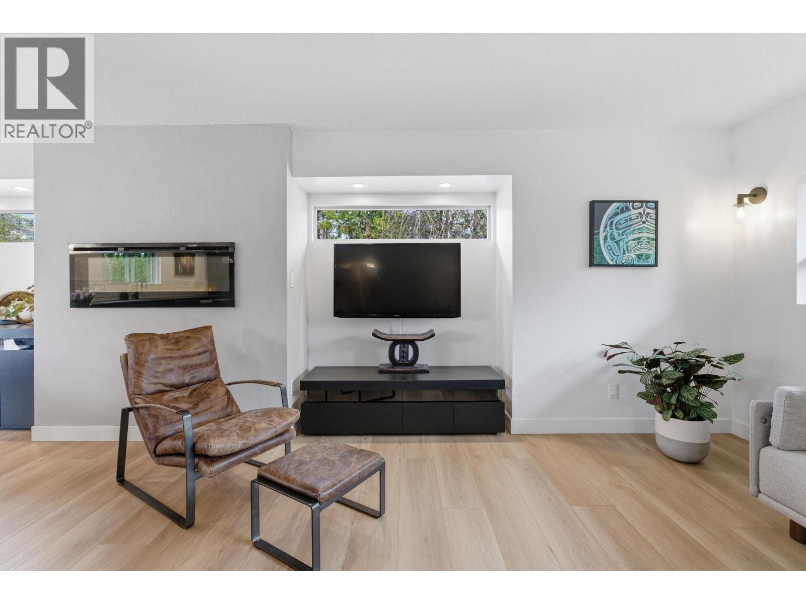 1729 Gillard Drive, Kelowna, British Columbia  V1Y 4K2 - Photo 6 - 10383214