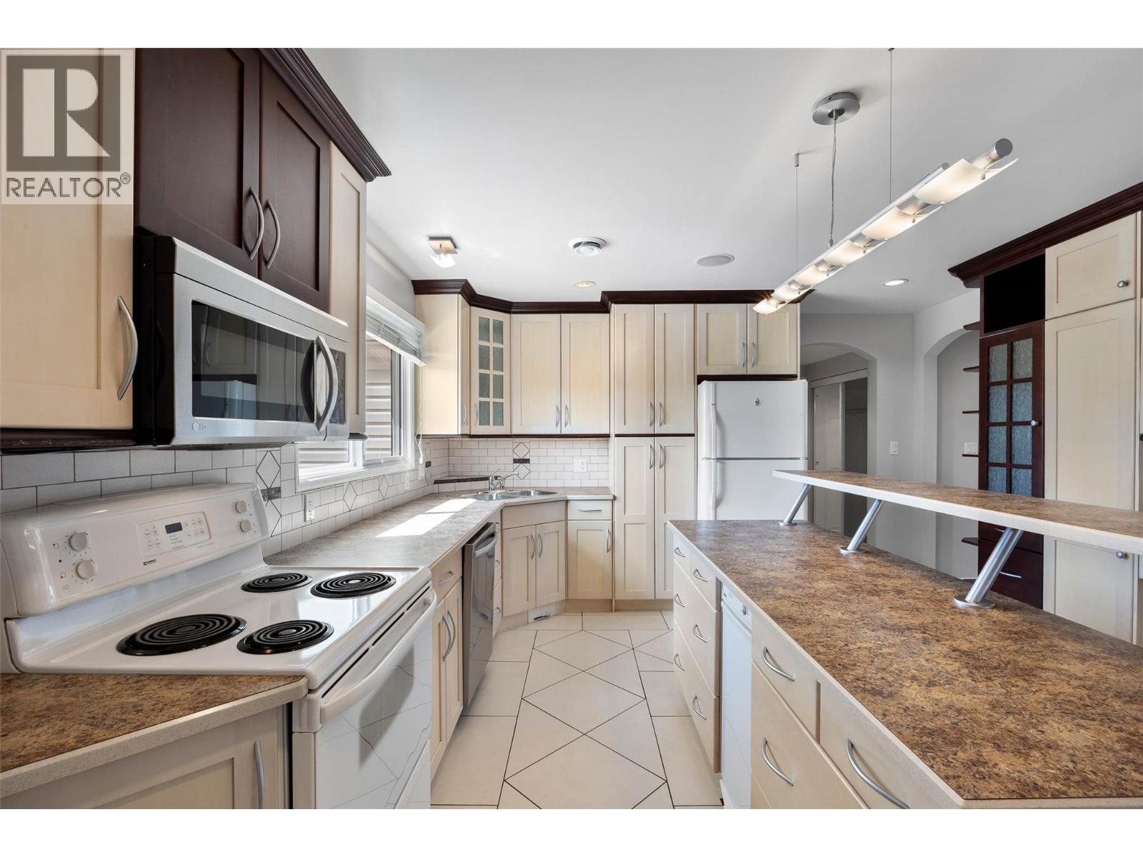 1825 Parkcrest Avenue, Kamloops, British Columbia  V2B 4W8 - Photo 9 - 10383177