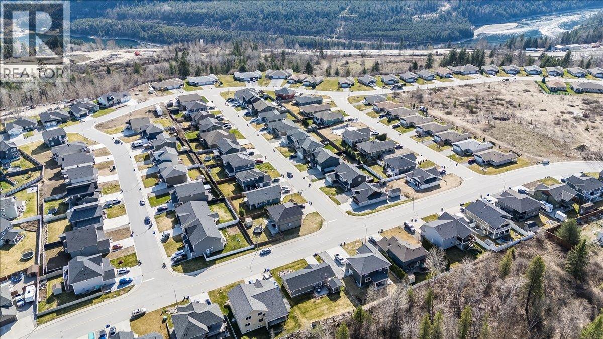 4008 16th Avenue, Castlegar, British Columbia  V1N 4A2 - Photo 10 - 10382931