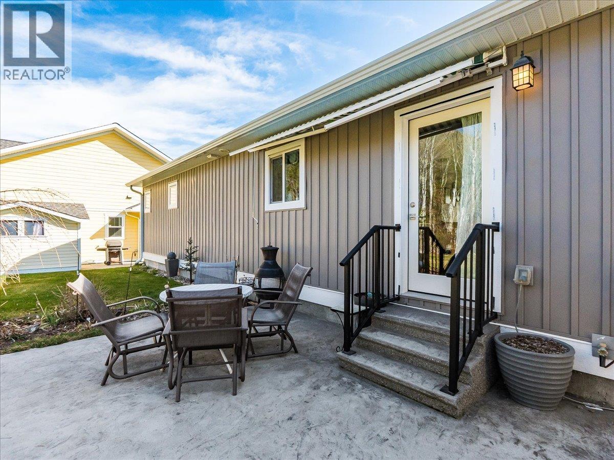 4008 16th Avenue, Castlegar, British Columbia  V1N 4A2 - Photo 22 - 10382931