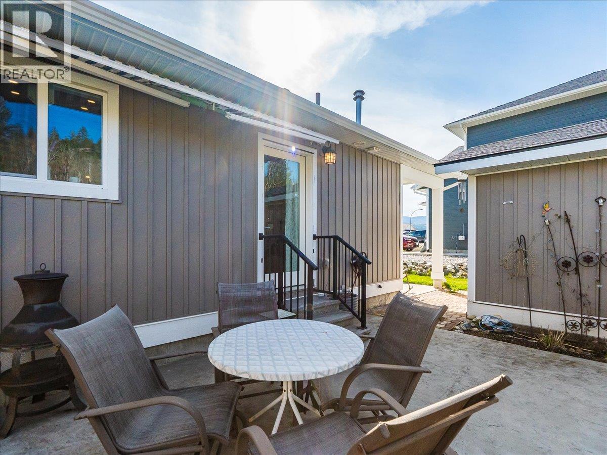 4008 16th Avenue, Castlegar, British Columbia  V1N 4A2 - Photo 24 - 10382931