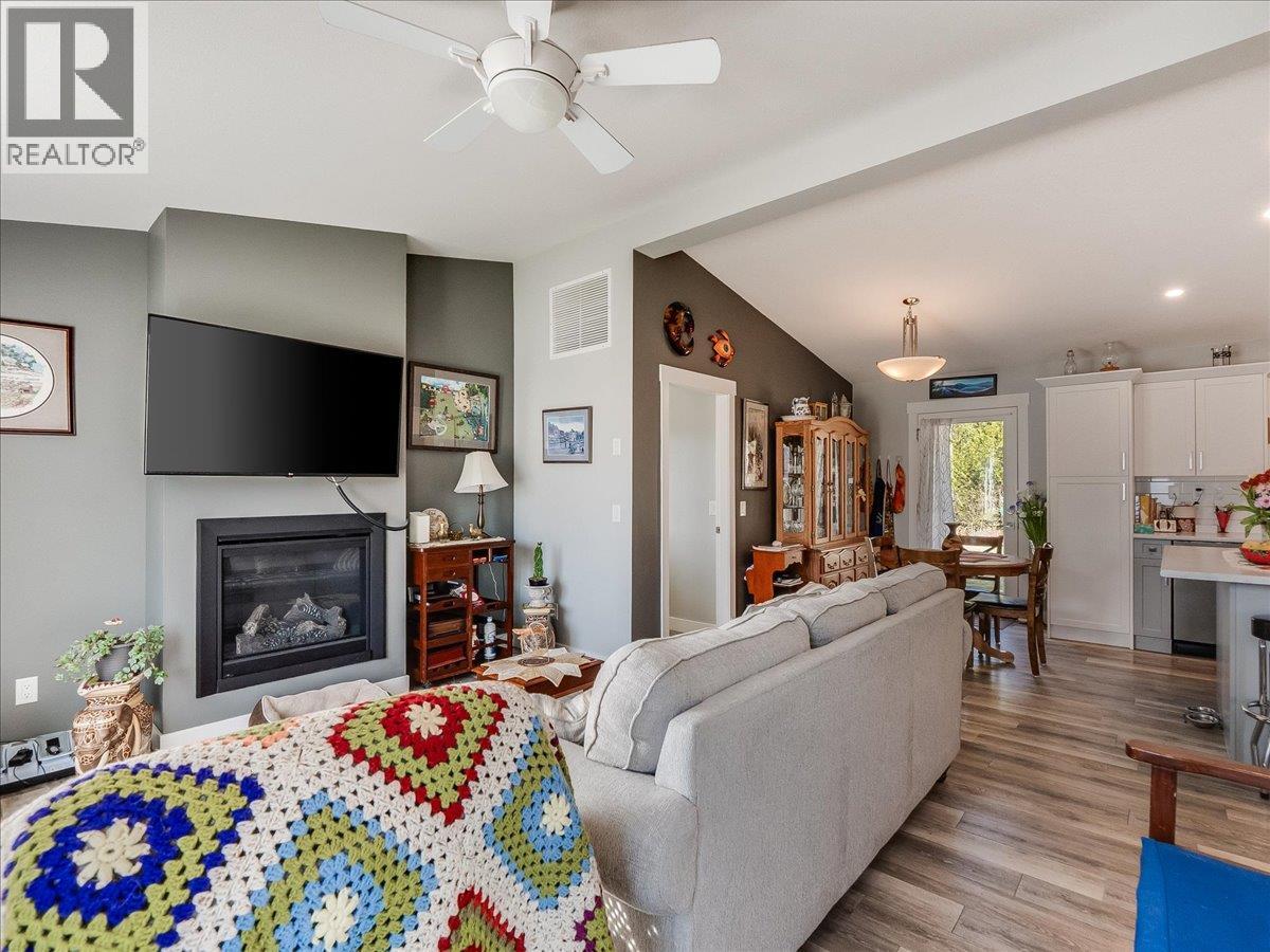 4008 16th Avenue, Castlegar, British Columbia  V1N 4A2 - Photo 25 - 10382931