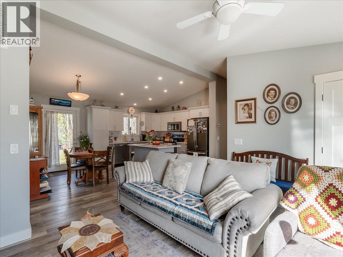 4008 16th Avenue, Castlegar, British Columbia  V1N 4A2 - Photo 26 - 10382931