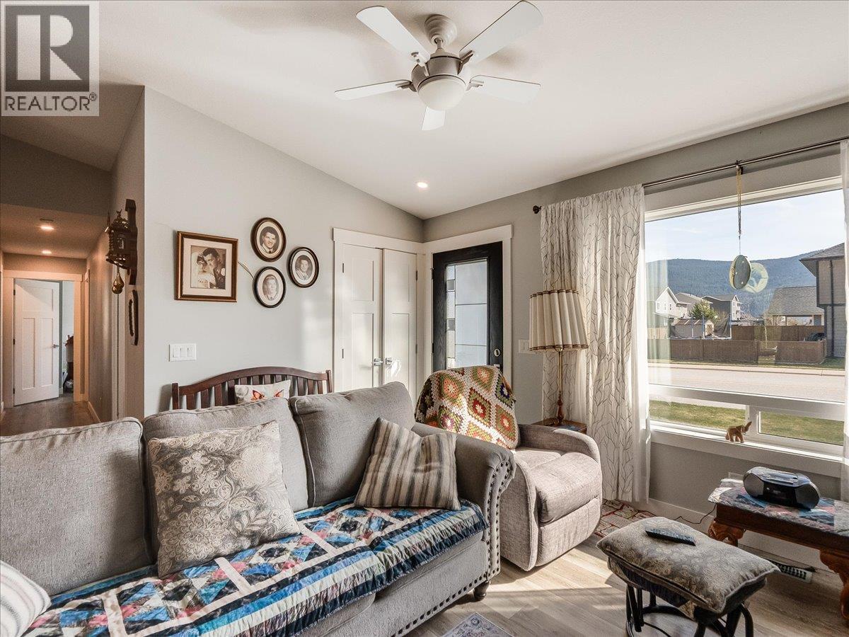 4008 16th Avenue, Castlegar, British Columbia  V1N 4A2 - Photo 27 - 10382931