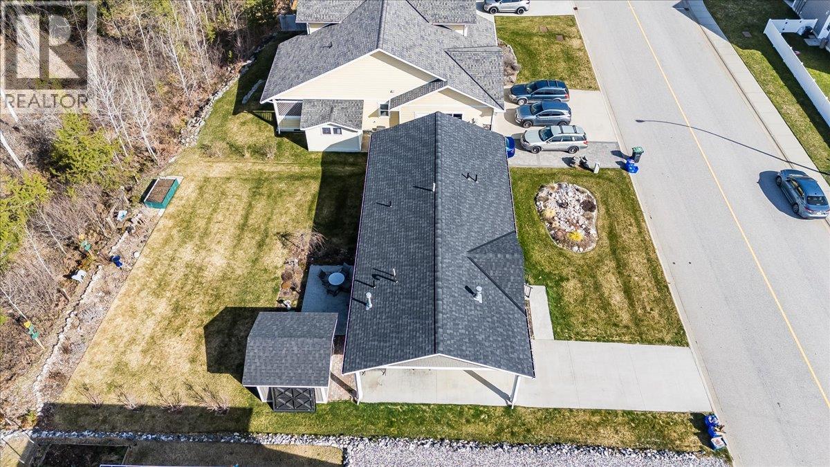 4008 16th Avenue, Castlegar, British Columbia  V1N 4A2 - Photo 3 - 10382931