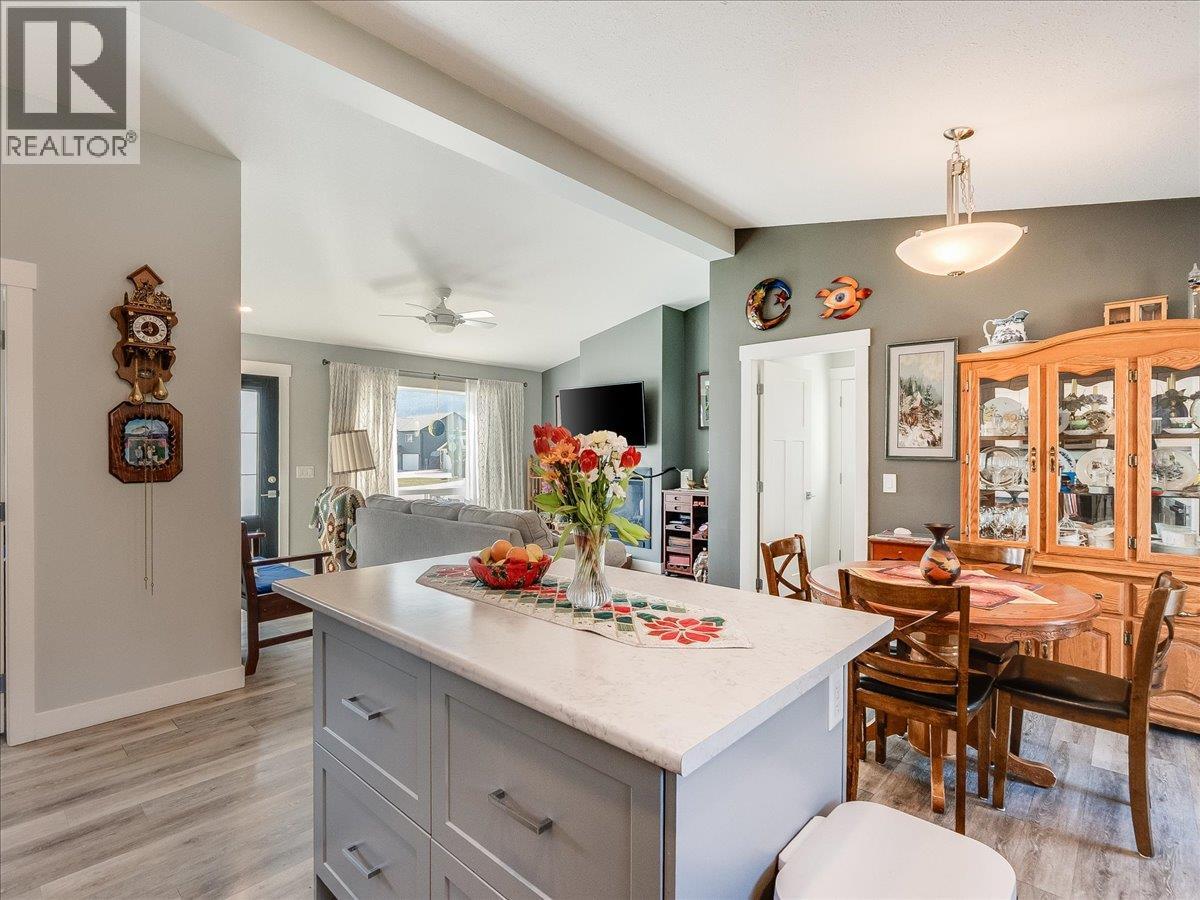 4008 16th Avenue, Castlegar, British Columbia  V1N 4A2 - Photo 32 - 10382931