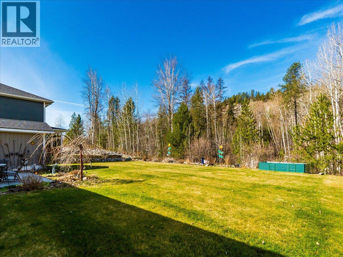 4008 16th Avenue, Castlegar, British Columbia  V1N 4A2 - Photo 44 - 10382931
