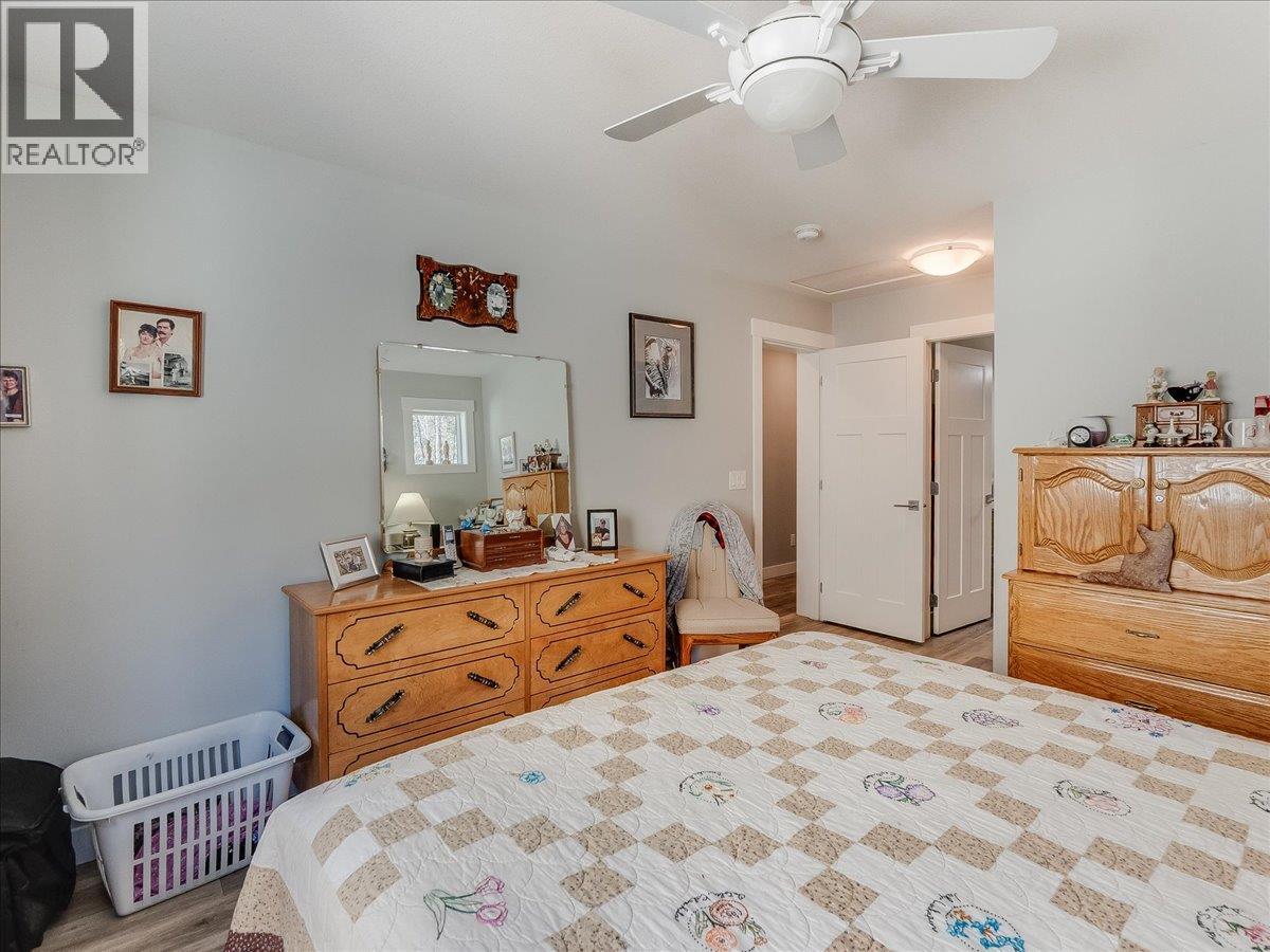 4008 16th Avenue, Castlegar, British Columbia  V1N 4A2 - Photo 54 - 10382931