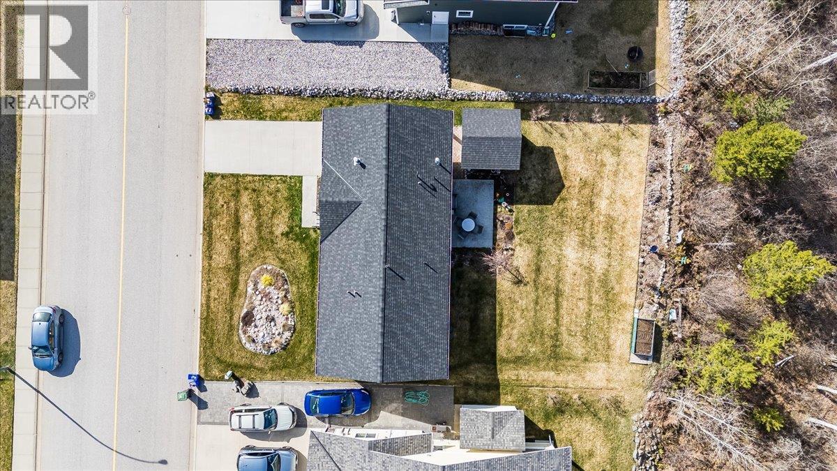 4008 16th Avenue, Castlegar, British Columbia  V1N 4A2 - Photo 9 - 10382931