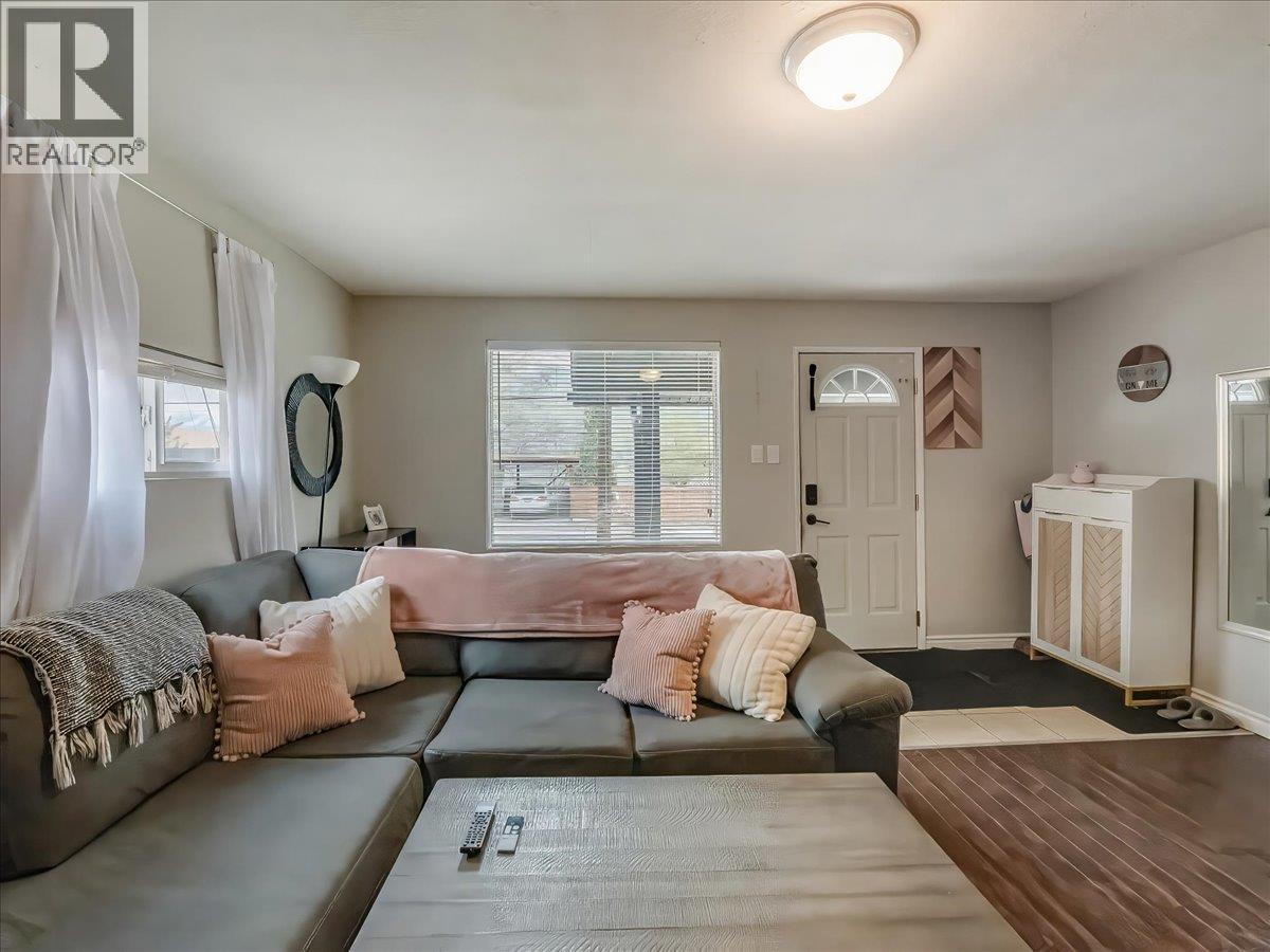 2006 Daniel Street, Trail, British Columbia  V1R 4G9 - Photo 11 - 10382701