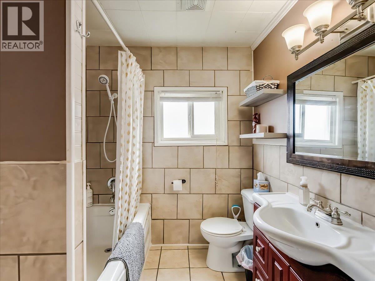 2006 Daniel Street, Trail, British Columbia  V1R 4G9 - Photo 28 - 10382701