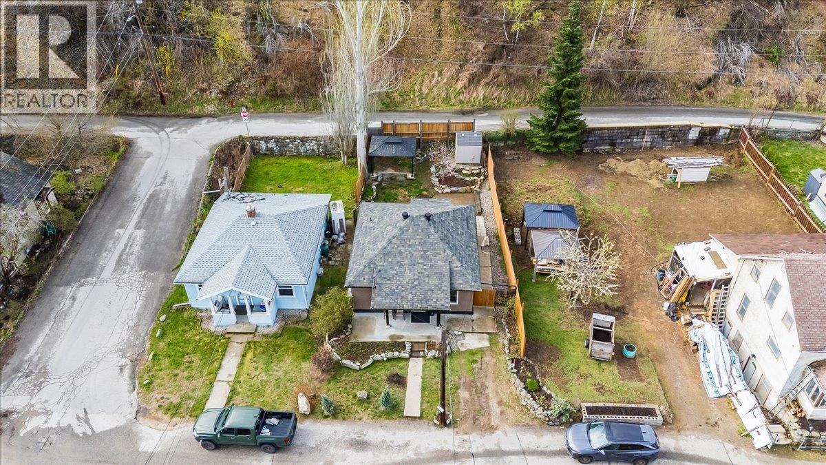 2006 Daniel Street, Trail, British Columbia  V1R 4G9 - Photo 36 - 10382701