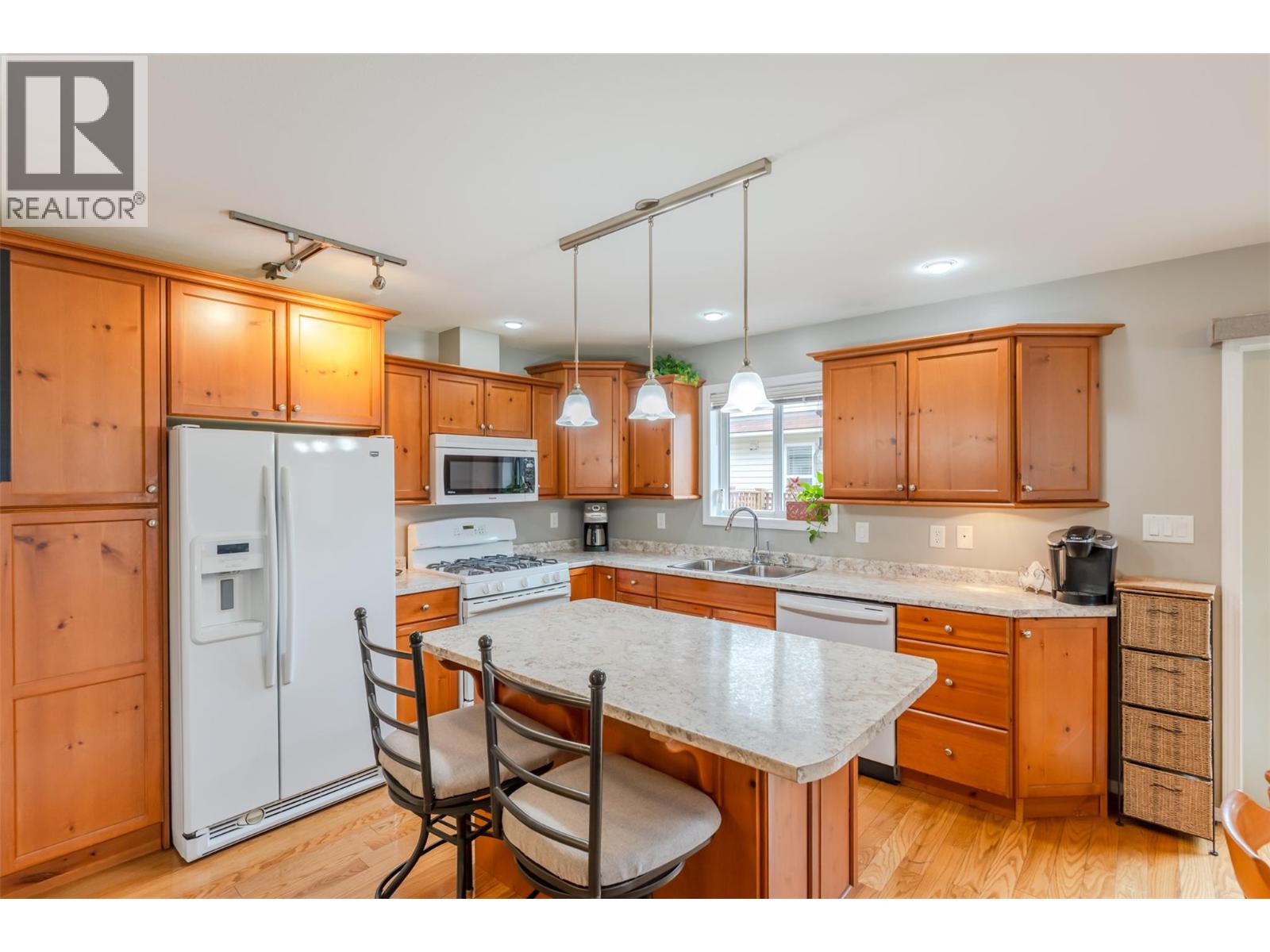 102 Regina Avenue Unit# 101, Penticton, British Columbia  V2A 2K8 - Photo 2 - 10383412