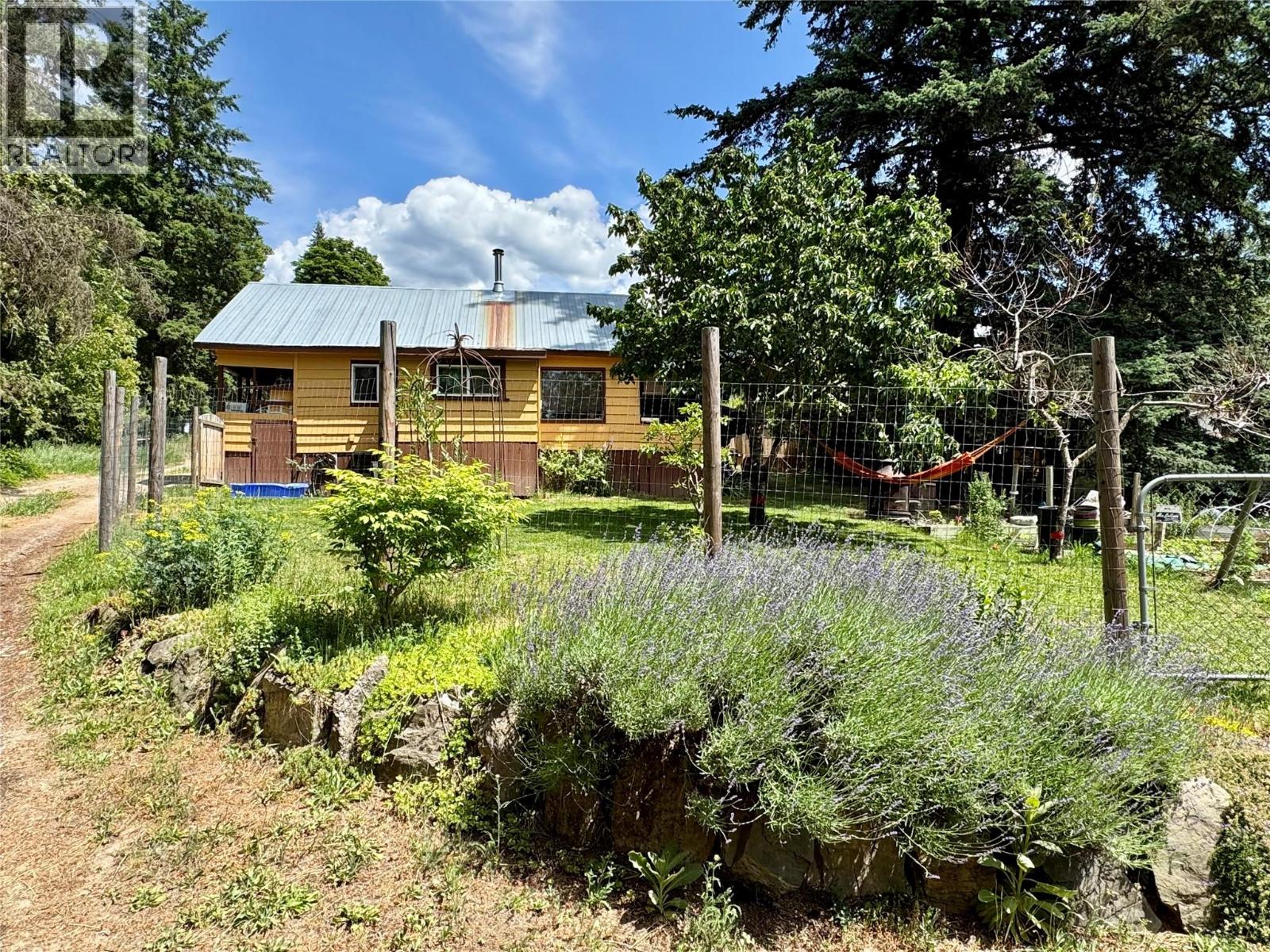 5128 Duck Creek Road, Wynndel, British Columbia  V0B 2N0 - Photo 1 - 10383343