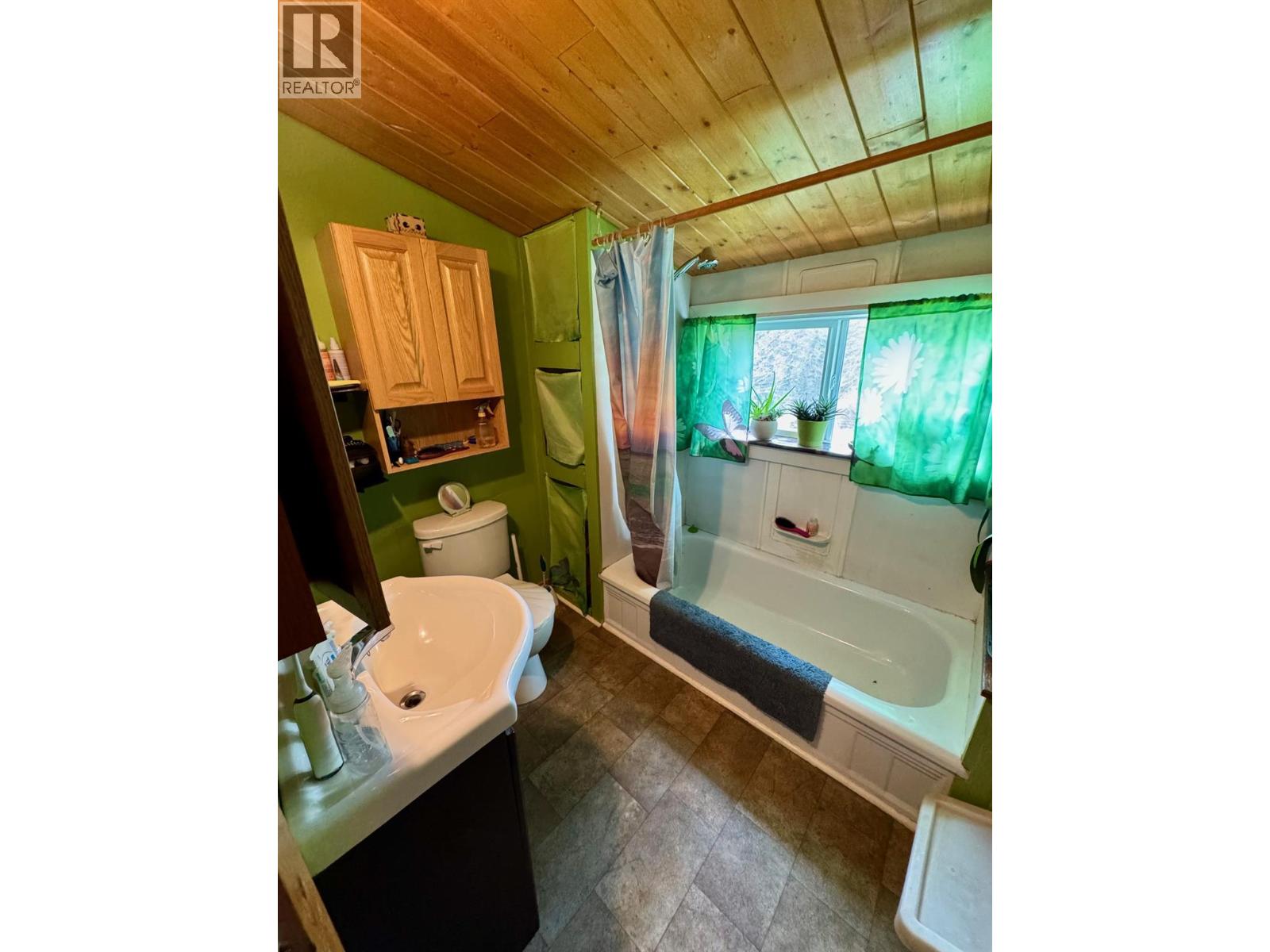 5128 Duck Creek Road, Wynndel, British Columbia  V0B 2N0 - Photo 15 - 10383343