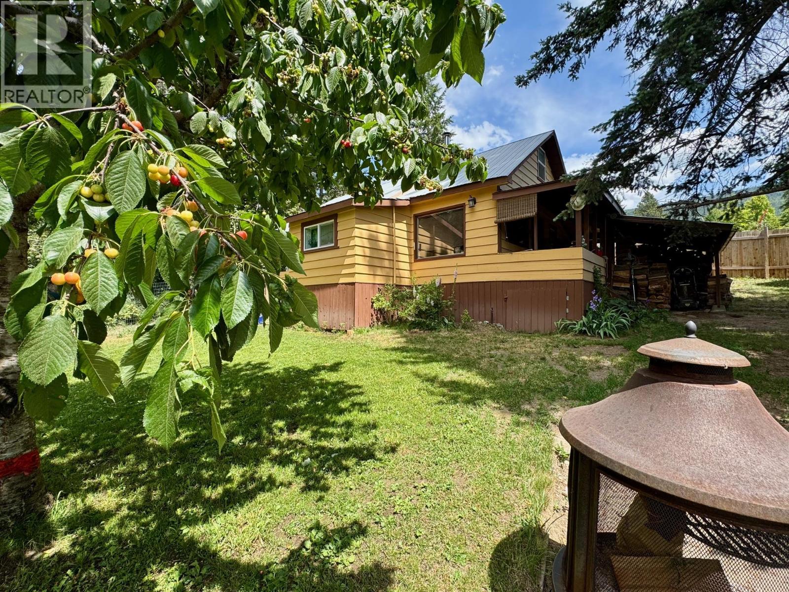 5128 Duck Creek Road, Wynndel, British Columbia  V0B 2N0 - Photo 3 - 10383343