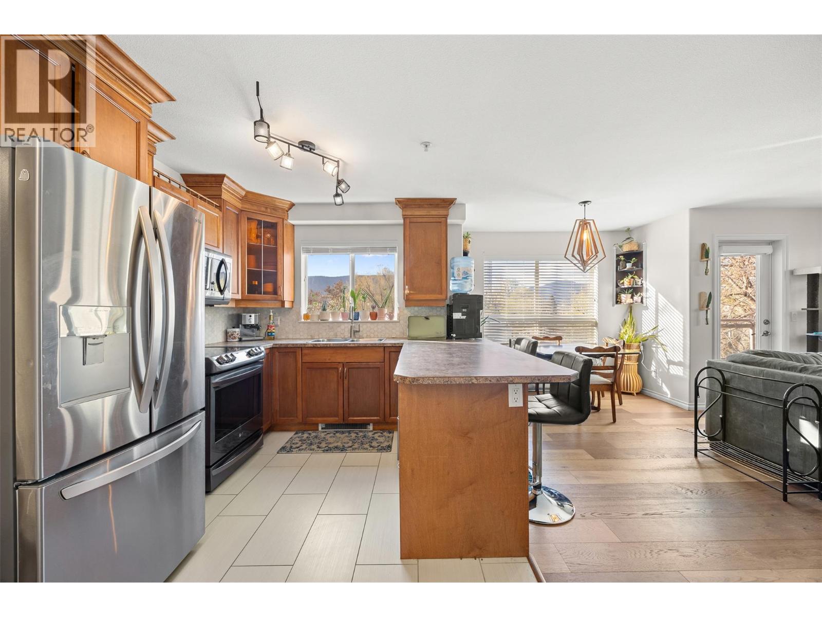 1965 Pandosy Street Unit# 201, Kelowna, British Columbia  V1Y 1R9 - Photo 2 - 10380791