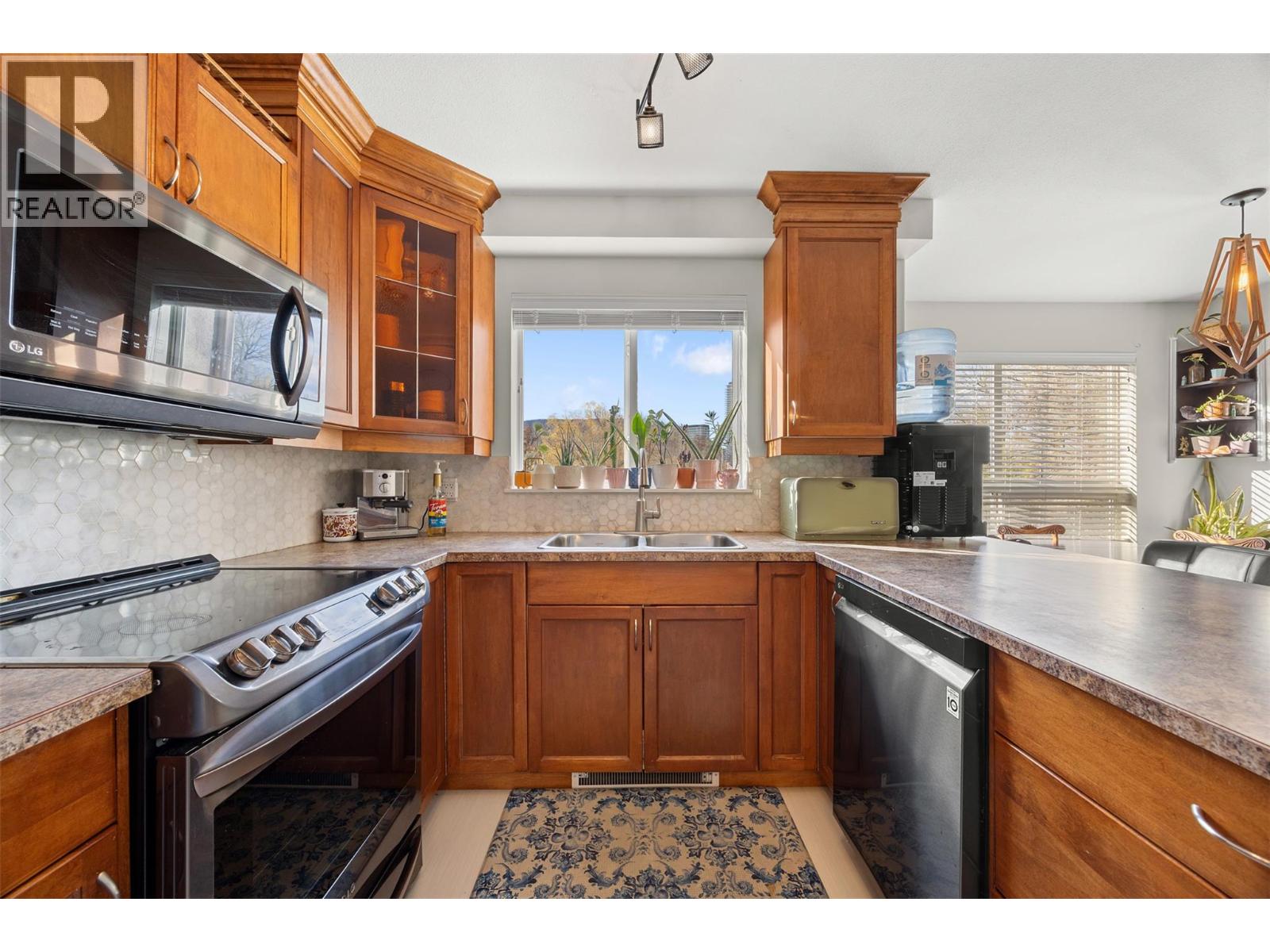 1965 Pandosy Street Unit# 201, Kelowna, British Columbia  V1Y 1R9 - Photo 3 - 10380791