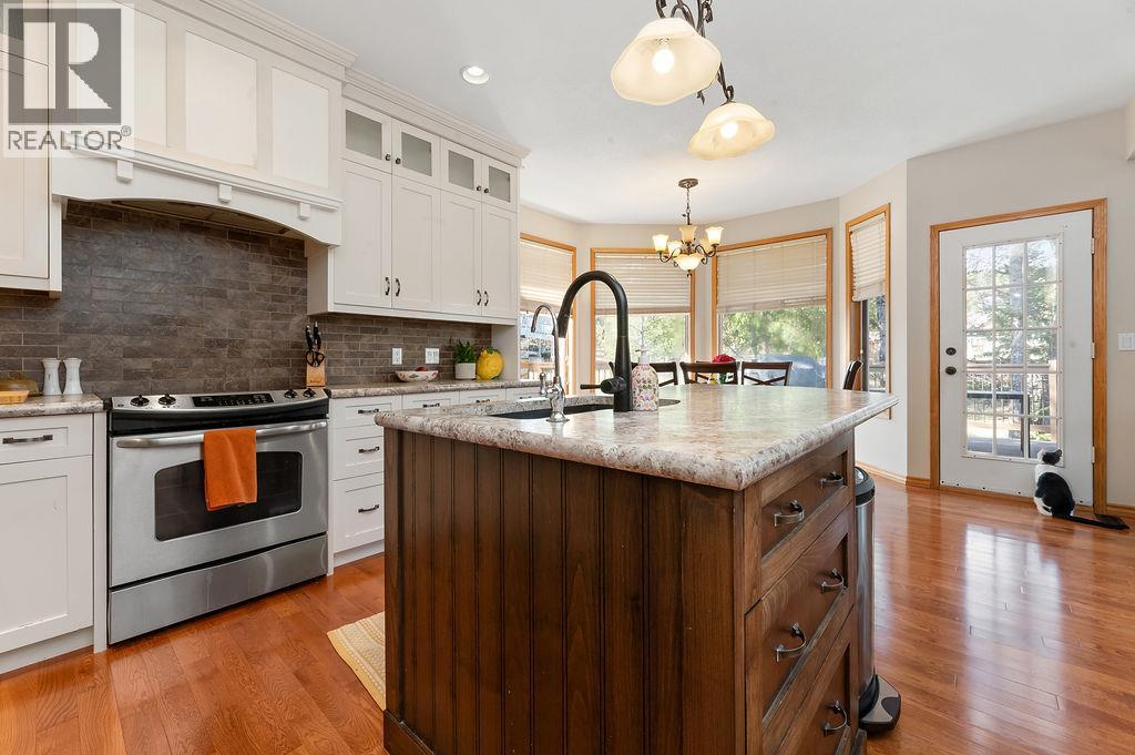 1002 Westridge Drive, Invermere, British Columbia  V0A 1K4 - Photo 10 - 10382927