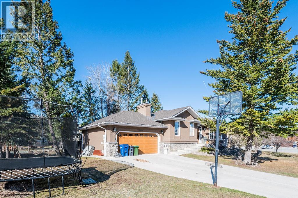 1002 Westridge Drive, Invermere, British Columbia  V0A 1K4 - Photo 4 - 10382927