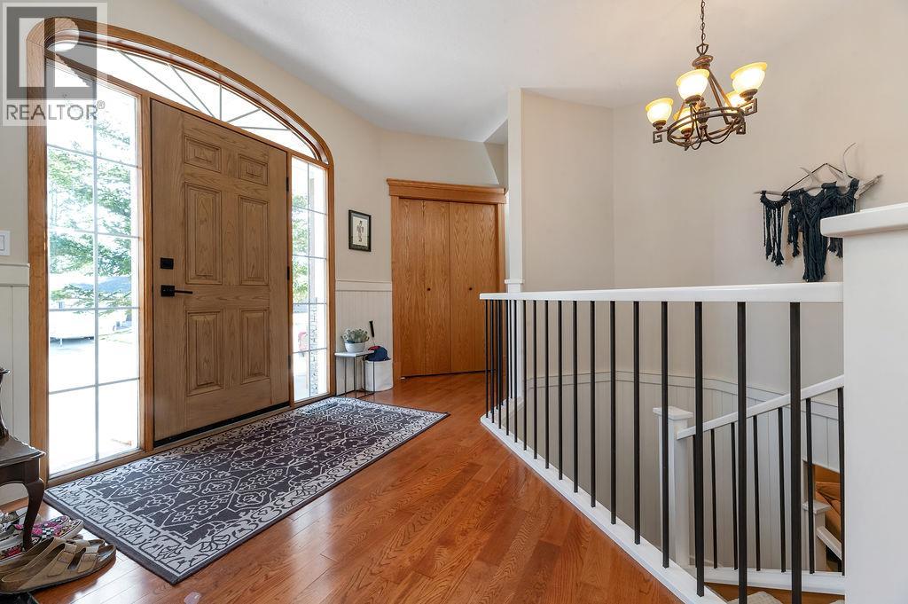 1002 Westridge Drive, Invermere, British Columbia  V0A 1K4 - Photo 9 - 10382927