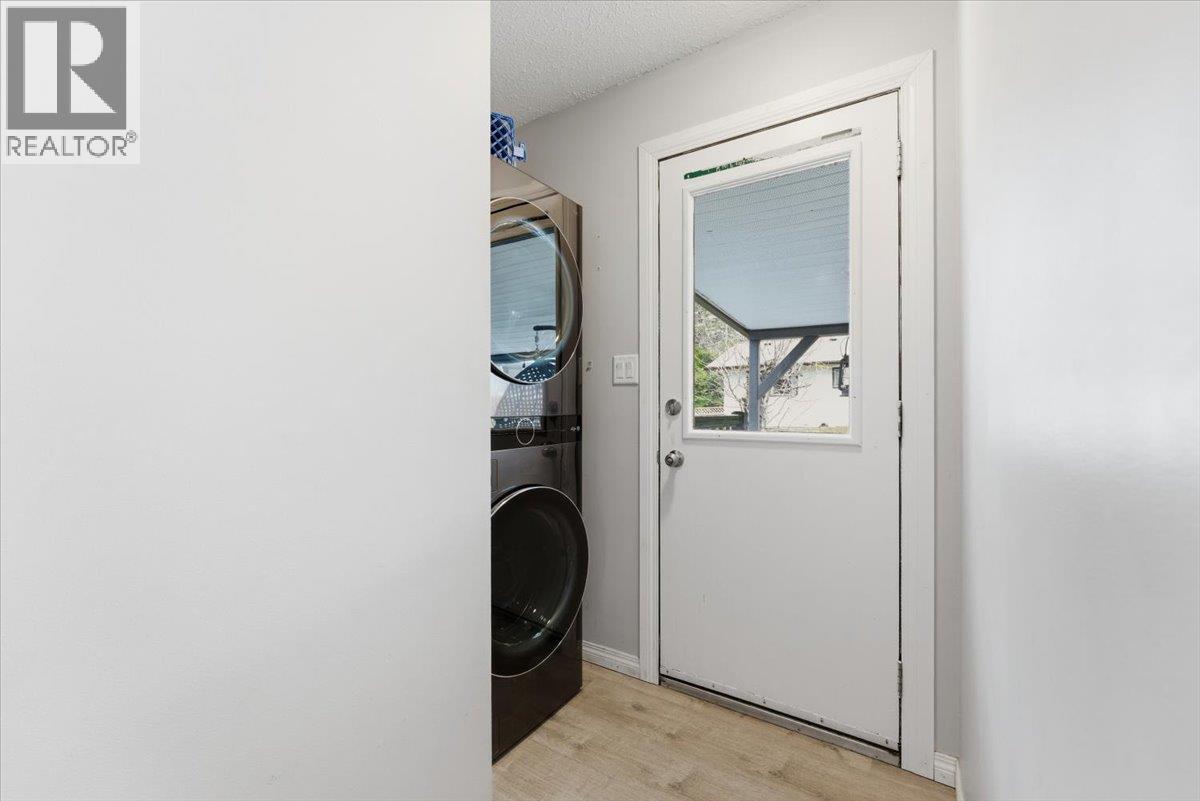 330 27 Street Ne, Salmon Arm, British Columbia  V1E 2A2 - Photo 12 - 10381251