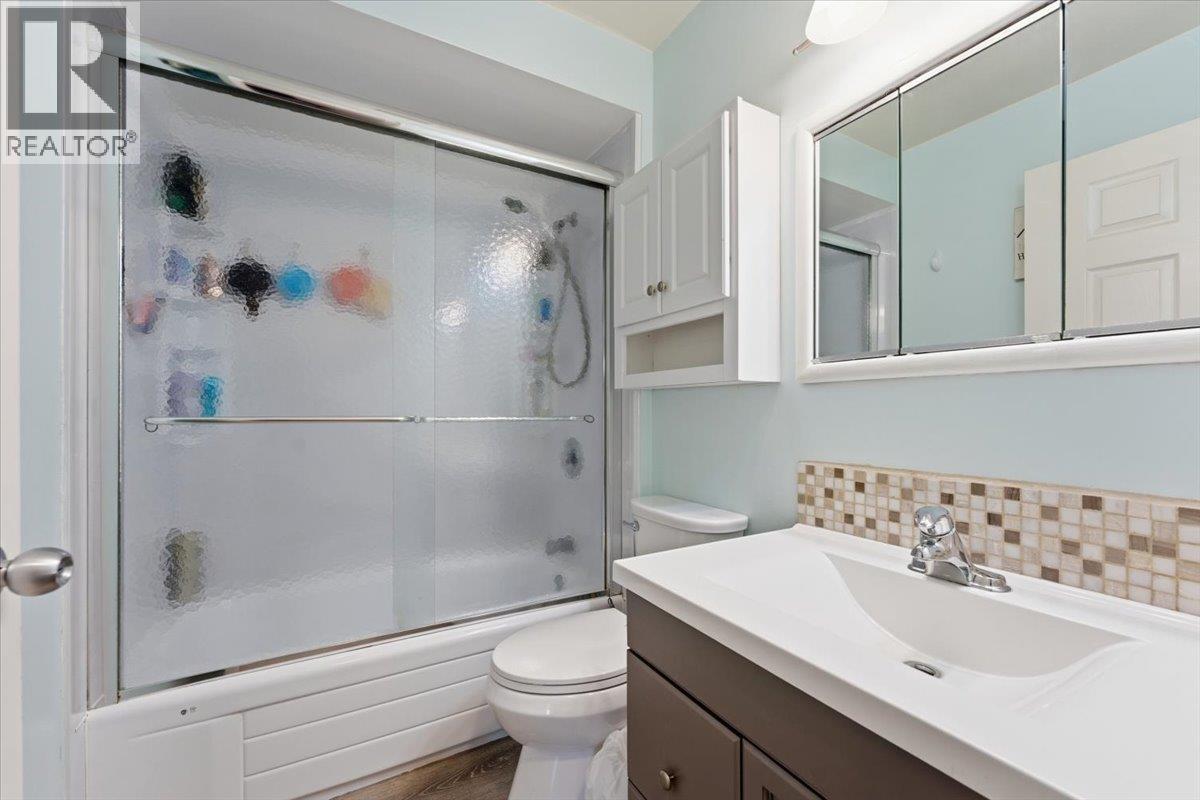 330 27 Street Ne, Salmon Arm, British Columbia  V1E 2A2 - Photo 14 - 10381251