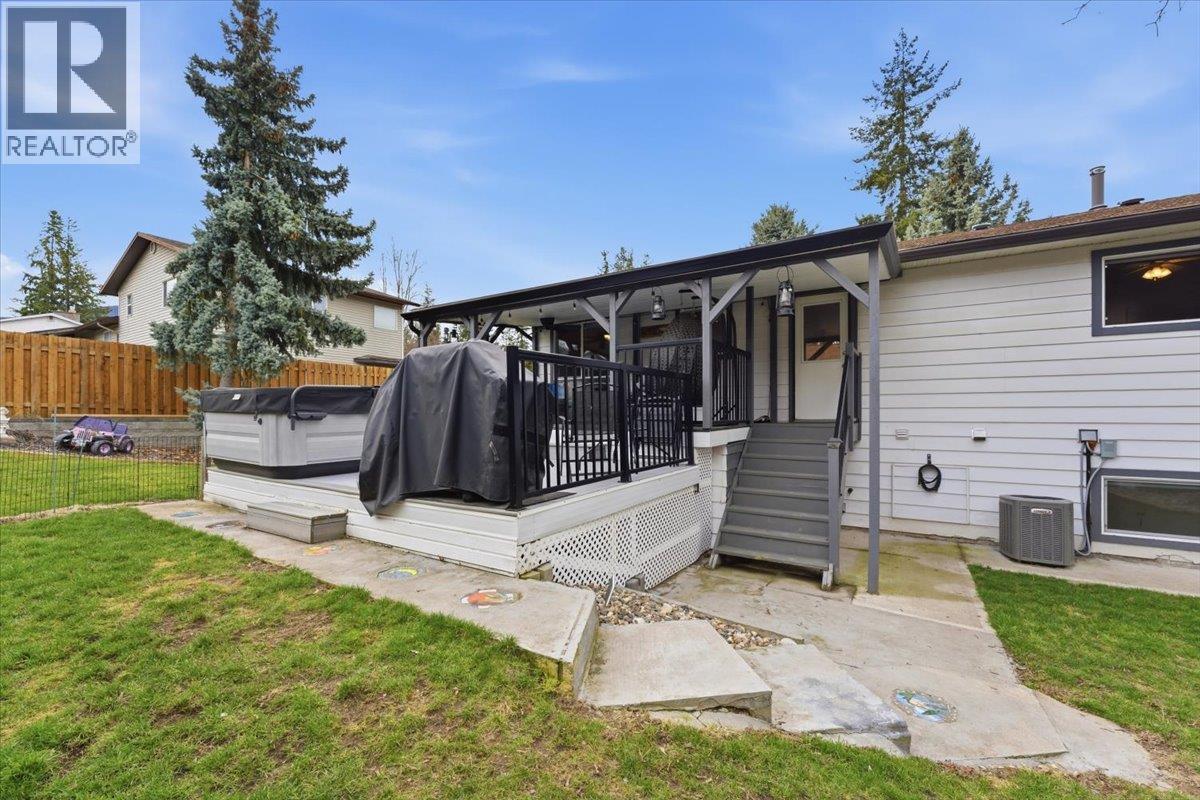 330 27 Street Ne, Salmon Arm, British Columbia  V1E 2A2 - Photo 35 - 10381251