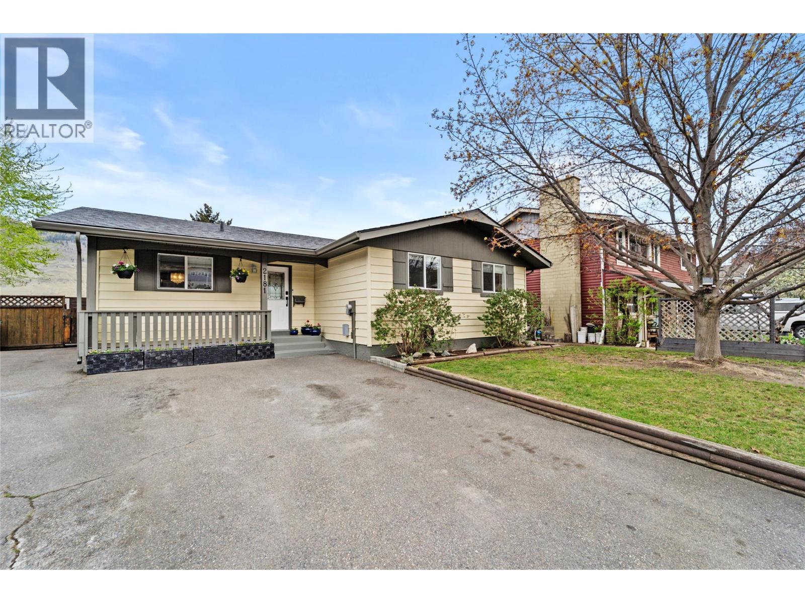 2181 Perryville Place, Kamloops, British Columbia  V2B 7Y1 - Photo 1 - 10383419
