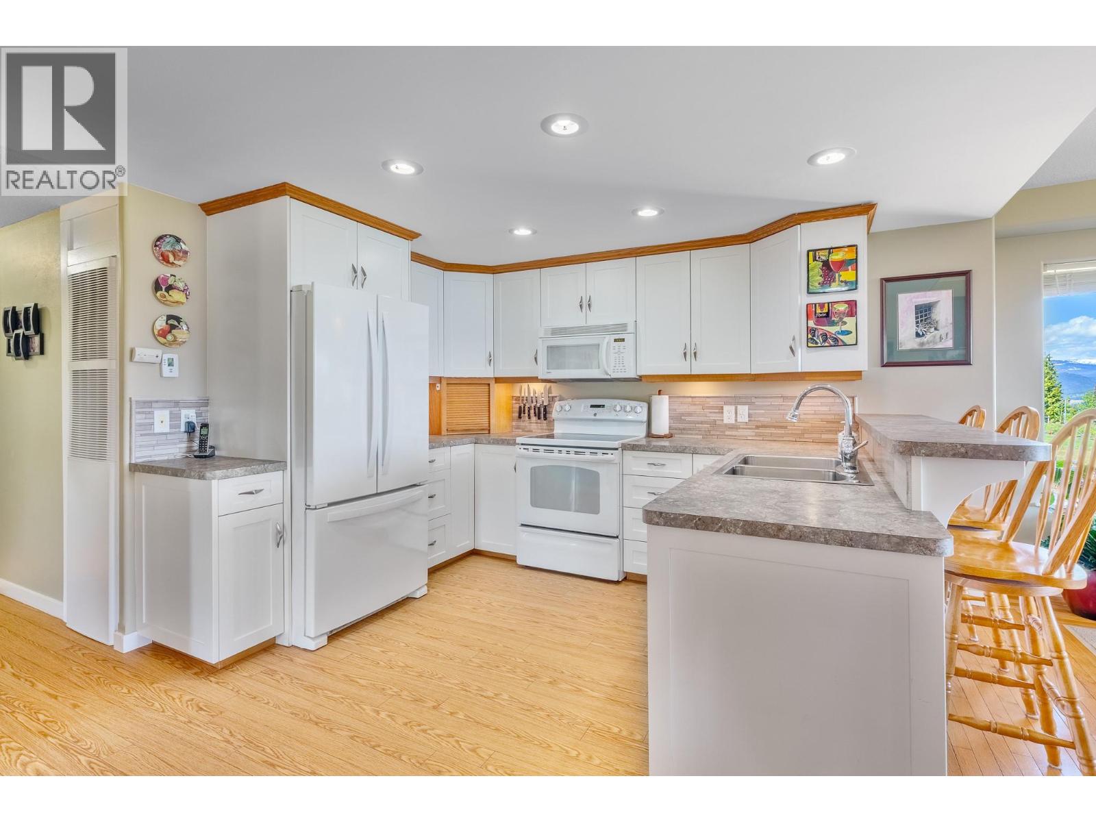 285 Kault Hill Road, Salmon Arm, British Columbia  V1E 3A4 - Photo 34 - 10383275