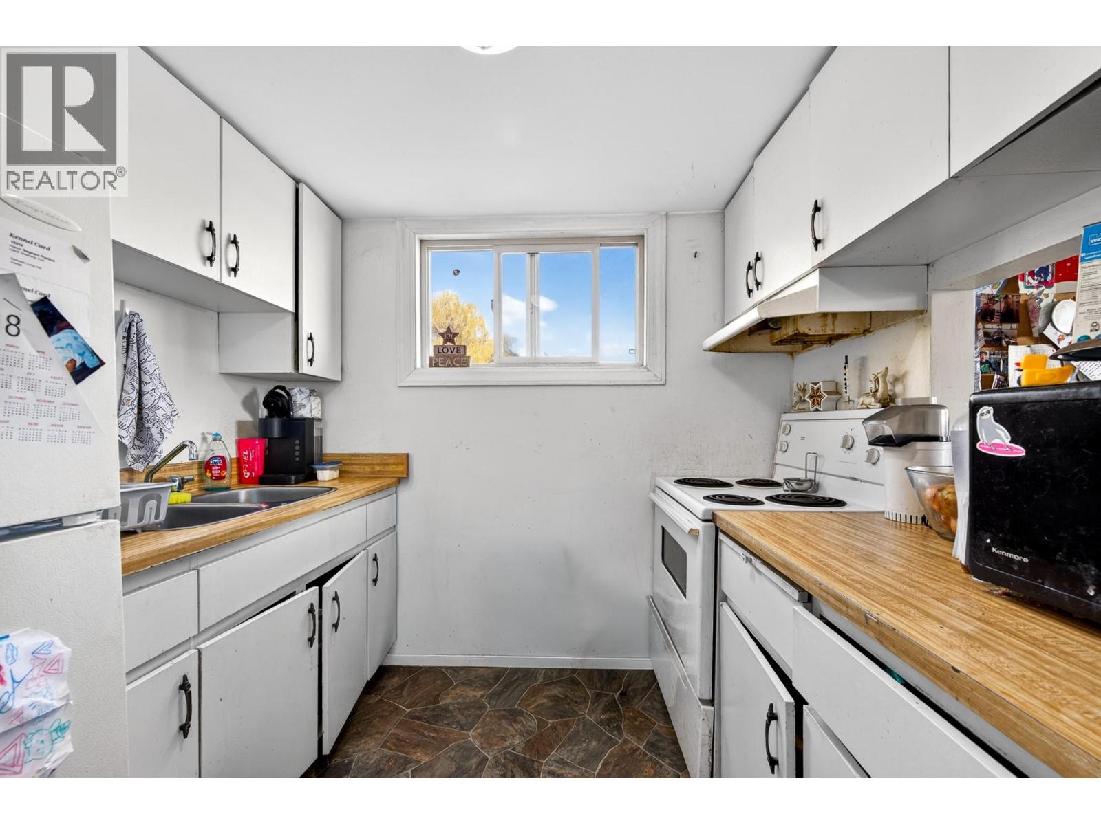 1750 Summit Drive Unit# 31, Kamloops, British Columbia  V2E 1Y1 - Photo 8 - 10383423