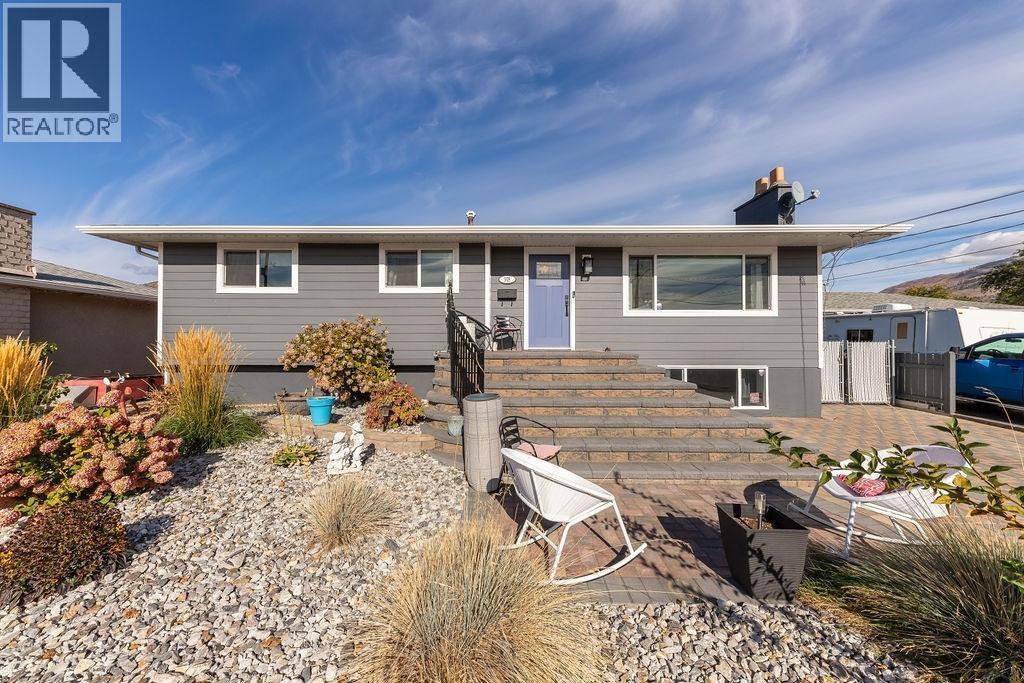 918 Cranbrook Place, Kamloops, British Columbia  V2B 2A8 - Photo 1 - 10383211