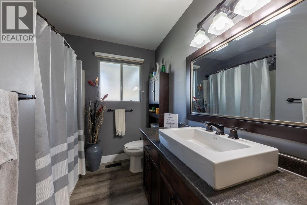 918 Cranbrook Place, Kamloops, British Columbia  V2B 2A8 - Photo 12 - 10383211
