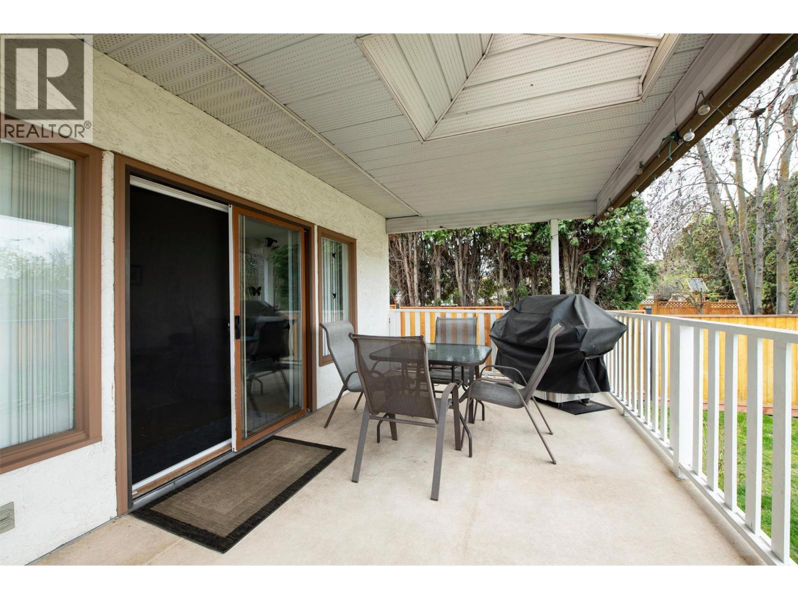 2640 Gordon Drive, Kelowna, British Columbia  V1W 3R2 - Photo 18 - 10375621