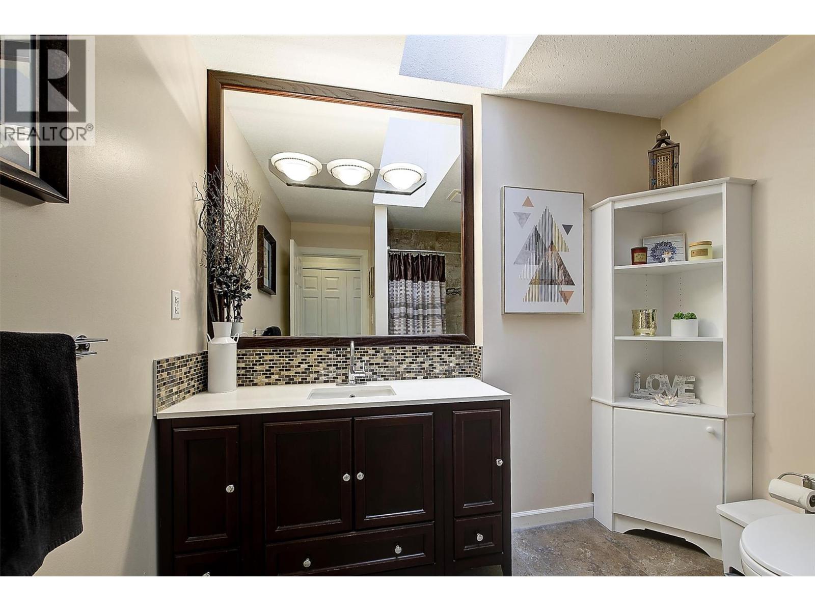 2640 Gordon Drive, Kelowna, British Columbia  V1W 3R2 - Photo 30 - 10375621